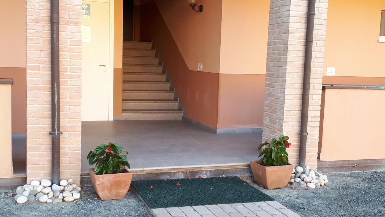 Villa Meli Lupi - Residenze Temporanee Парма Экстерьер фото