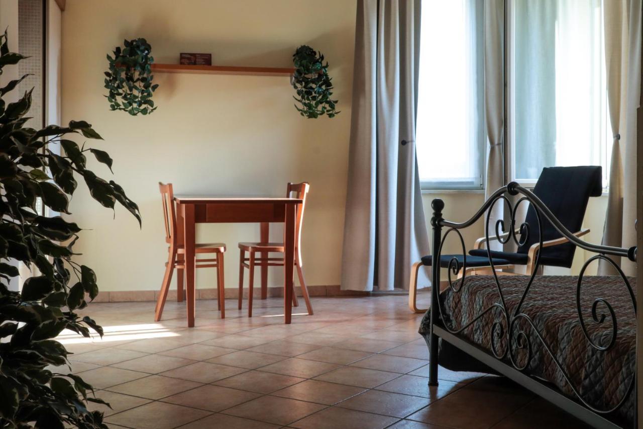 Villa Meli Lupi - Residenze Temporanee Парма Экстерьер фото