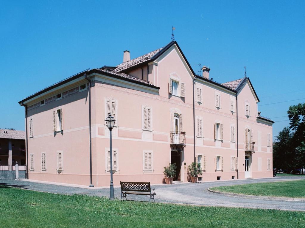 Villa Meli Lupi - Residenze Temporanee Парма Экстерьер фото