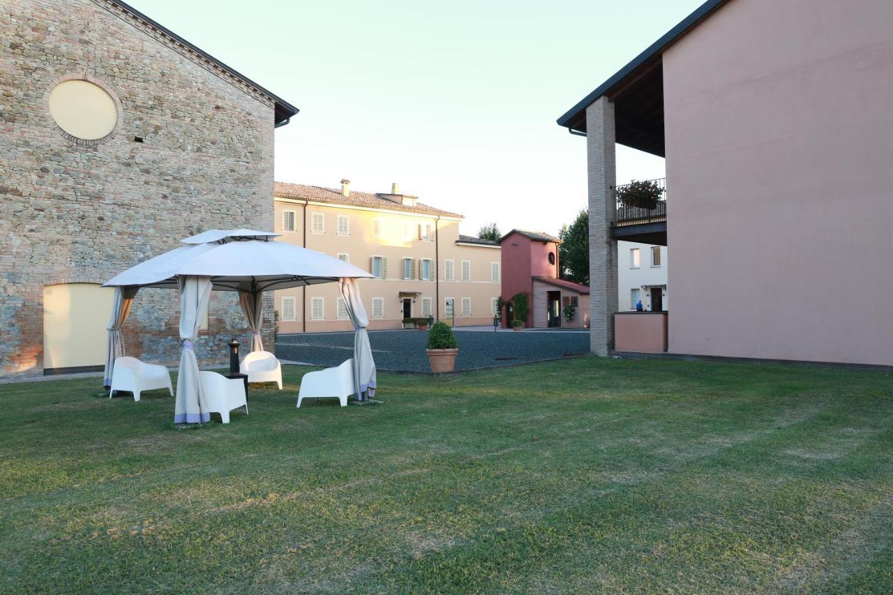 Villa Meli Lupi - Residenze Temporanee Парма Экстерьер фото