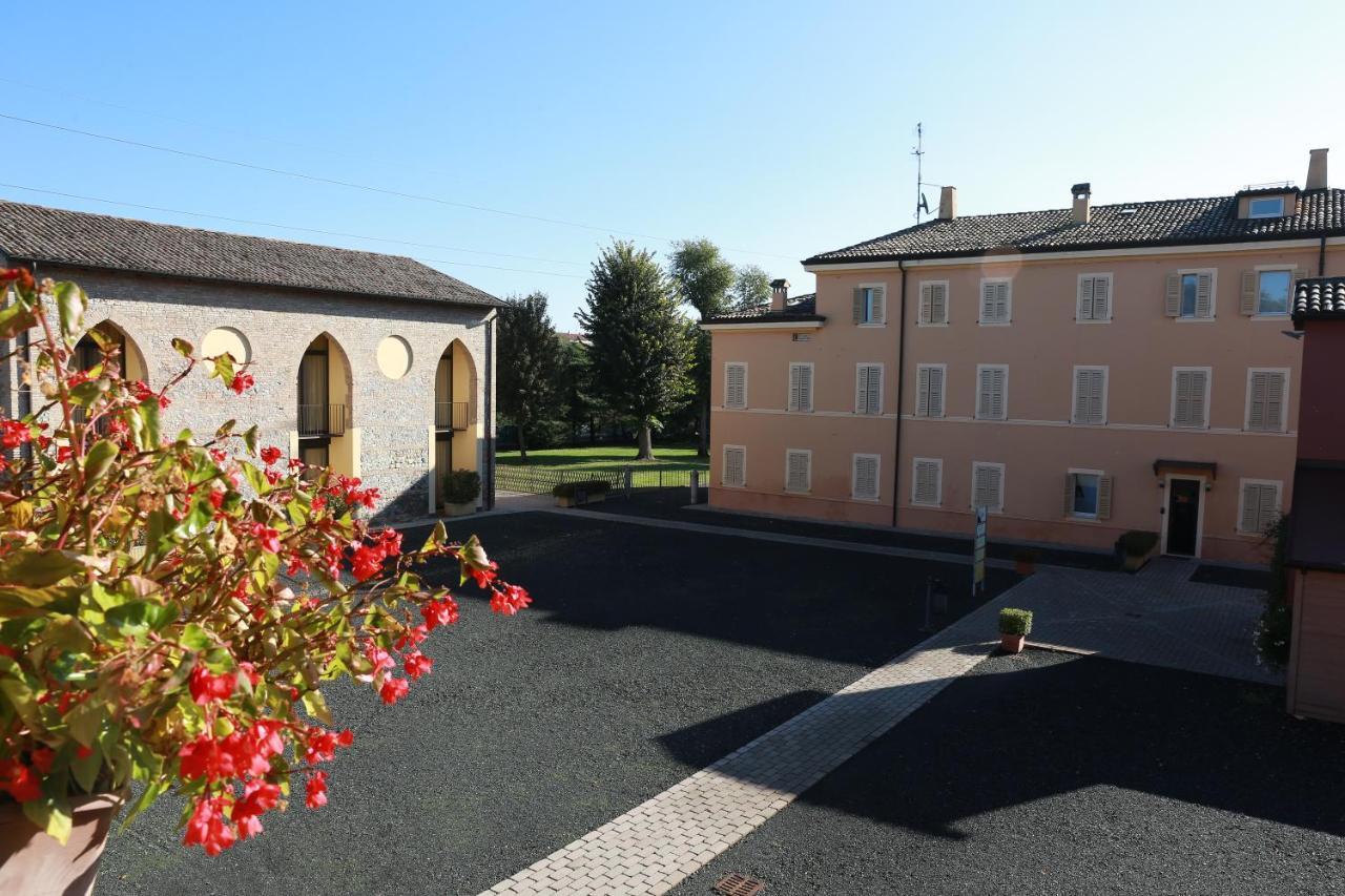 Villa Meli Lupi - Residenze Temporanee Парма Экстерьер фото